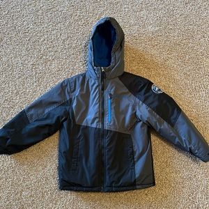 Boys Free Country Coat; Gray/Black/Blue; Size S (8)